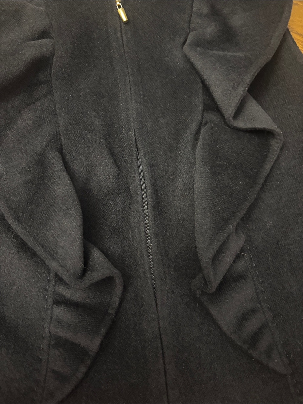 ST. JOHN Ruffle Front Vest Wool, Angora Cashmere Blend - Picture 6 of 10